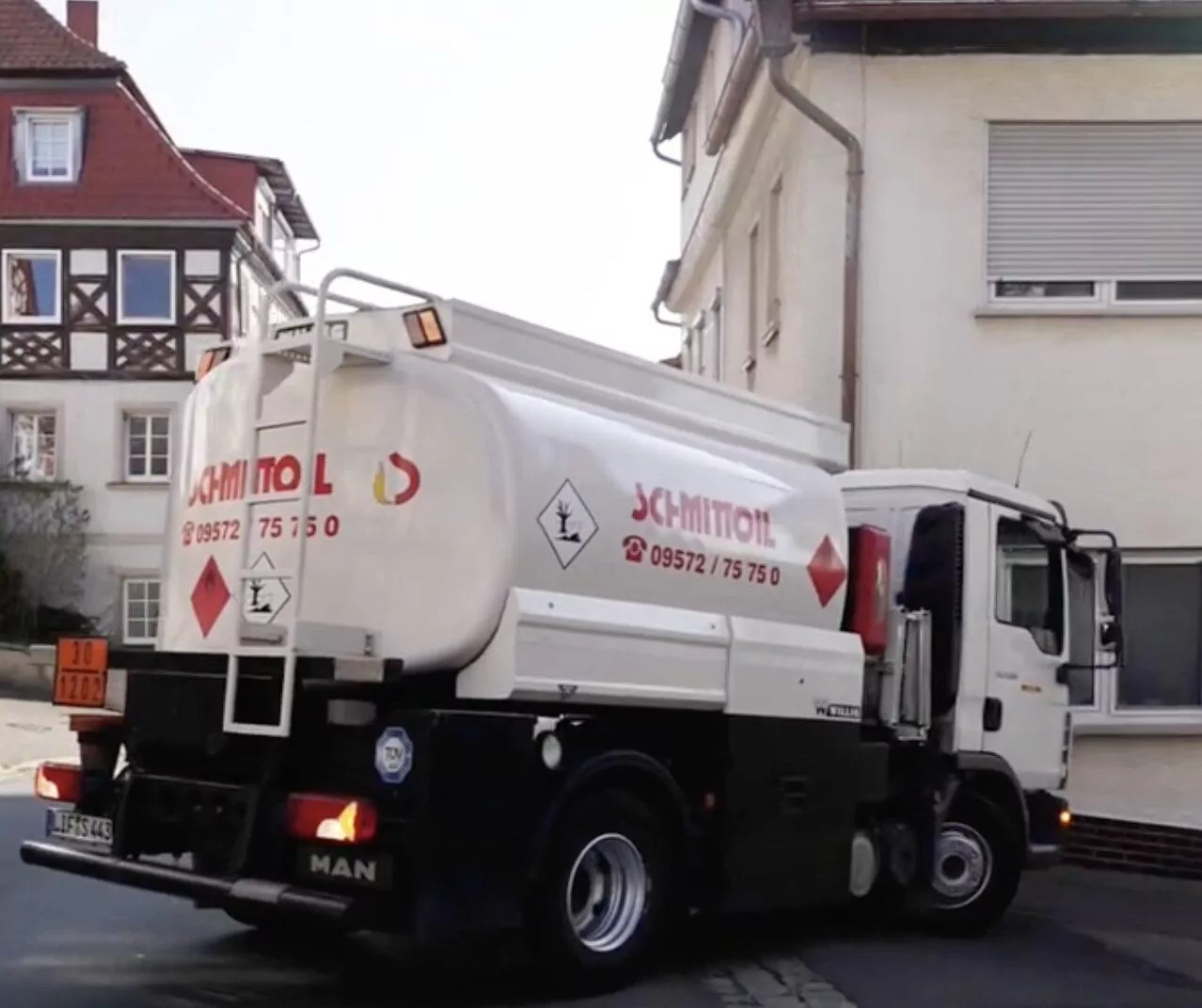 Kleiner Schmitt-Oil-Tankwagen mit 7.500 Liter für enge Zufahrten